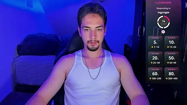 Snapshot of Alex_smith00 chatting on 02/01/25, 01:23 Alex smith00 online show from 02/01/25, 01:23