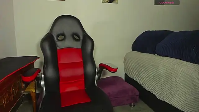 Snapshot of Alex_smith00 chatting on 03/14/25, 12:54 Alex smith00 online show from 03/14/25, 12:54