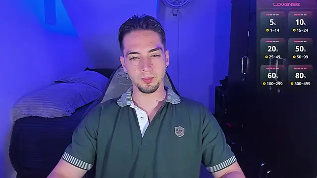 Snapshot of Alex_smith00 chatting on 10/11/25, 02:33 Alex smith00 online show from 10/11/25, 02:33