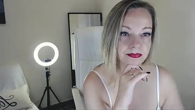 Tilly Eliot online show from 01/30/25, 04:24