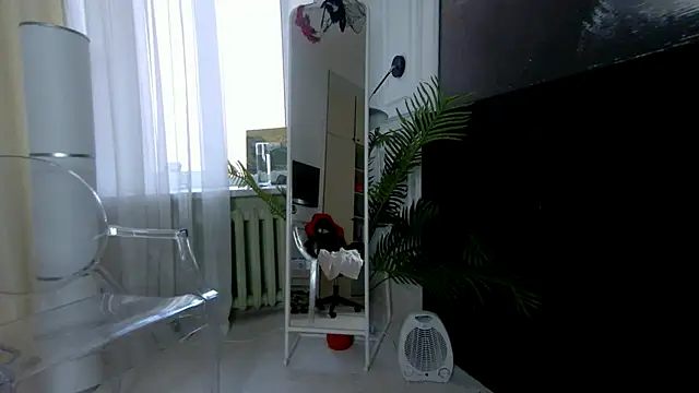 SofiaFoster  online show from 10/06/25, 07:17