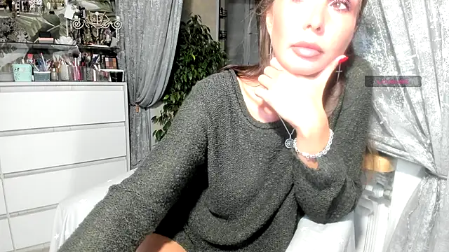 Snapshot of Aurora108 chatting on 10/04/25, 10:08 Aurora108 online show from 10/04/25, 10:08