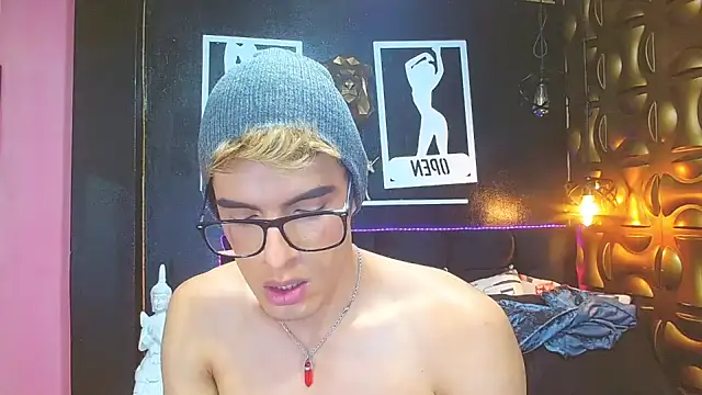 Snapshot of angel_sexyevil chatting on 12/29/24, 12:34 angel sexyevil online show from 12/29/24, 12:34
