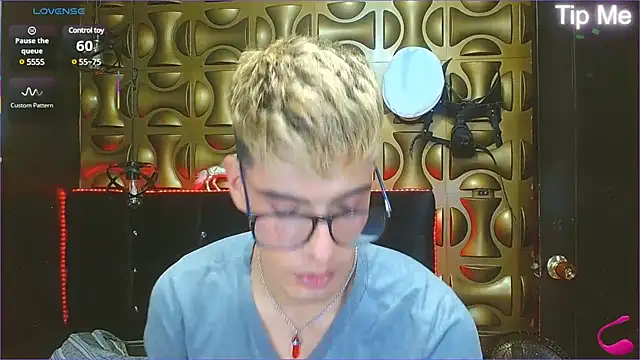 Snapshot of angel_sexyevil chatting on 02/15/25, 12:22 angel sexyevil online show from 02/15/25, 12:22