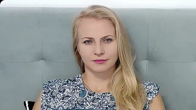 K  Adrienne online show from 09/09/25, 05:40