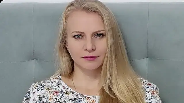 K  Adrienne online show from 10/27/25, 06:17