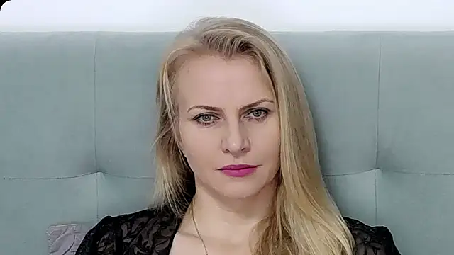 K  Adrienne online show from 11/21/25, 06:34