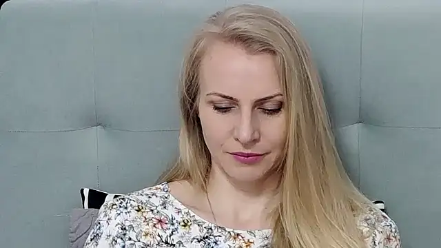 K  Adrienne online show from 04/20/26, 05:10