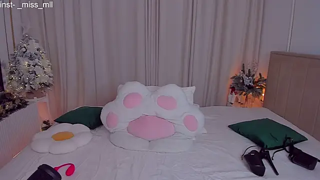 MaaryM online show from 12/19/25, 10:06