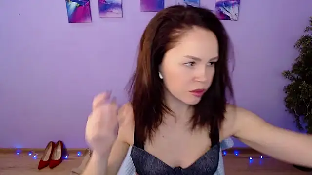 Snapshot of VickyGolden chatting on 03/05/25, 08:10 VickyGolden online show from 03/05/25, 08:10