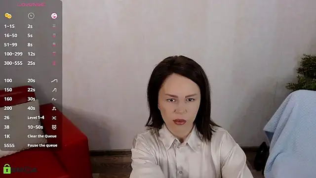 Snapshot of VickyGolden chatting on 11/19/25, 04:56 VickyGolden online show from 11/19/25, 04:56