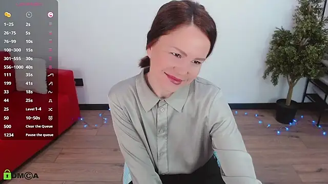 Snapshot of VickyGolden chatting on 05/17/26, 05:27 VickyGolden online show from 05/17/26, 05:27