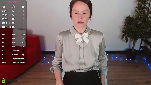 Snapshot of VickyGolden chatting on 05/23/26, 05:23 VickyGolden online show from 05/23/26, 05:23
