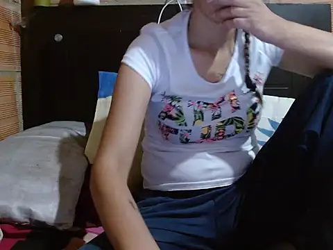 Snapshot of sweetzayori chatting on 01/14/25, 03:15 sweetzayori online show from 01/14/25, 03:15