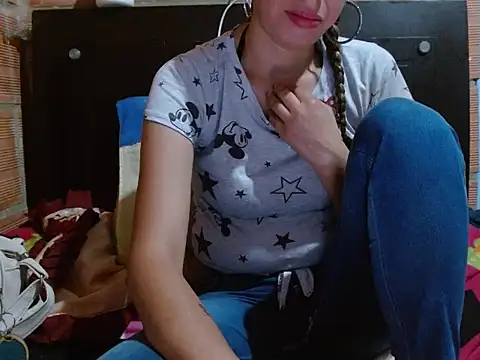 Snapshot of sweetzayori chatting on 01/15/25, 06:40 sweetzayori online show from 01/15/25, 06:40