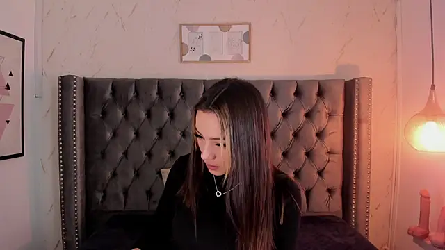 Snapshot of Kim_Blane chatting on 03/01/26, 04:25 Kim Blane online show from 03/01/26, 04:25