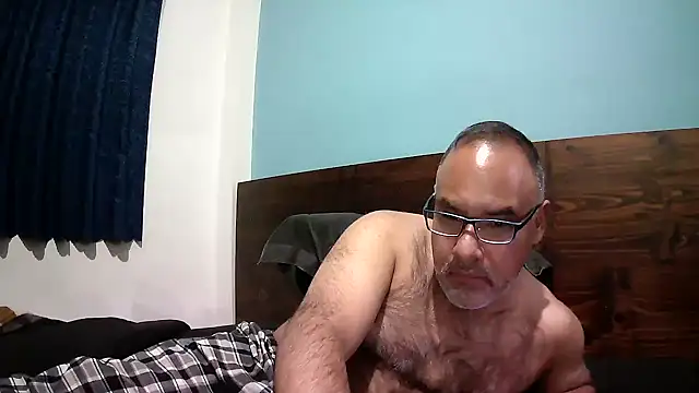 Snapshot of PhillDrake11 chatting on 01/07/26, 01:41 PhillDrake11 online show from 01/07/26, 01:41