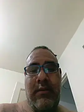 Snapshot of PhillDrake11 chatting on 07/13/26, 03:42 PhillDrake11 online show from 07/13/26, 03:42