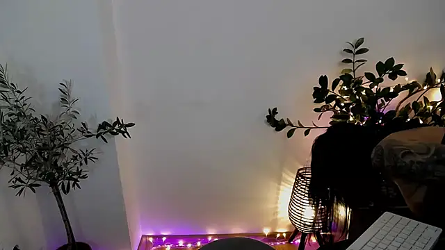 Xentthia online show from 11/20/25, 03:56