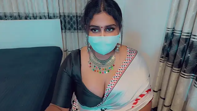 Snapshot of SonY_CaM chatting on 10/29/25, 04:42 SonY CaM online show from 10/29/25, 04:42