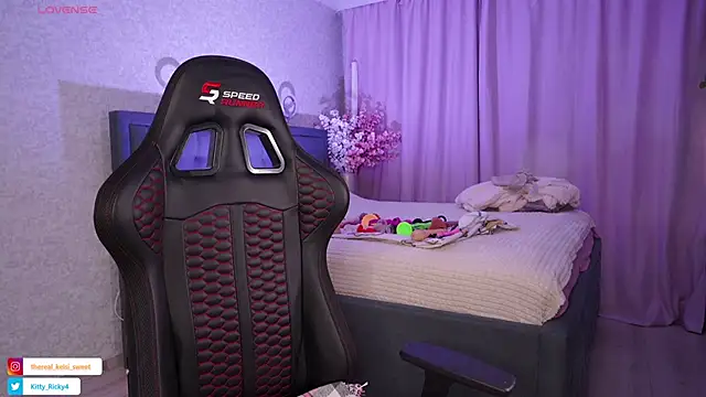 Kitty Ricky online show from 11/22/25, 10:14