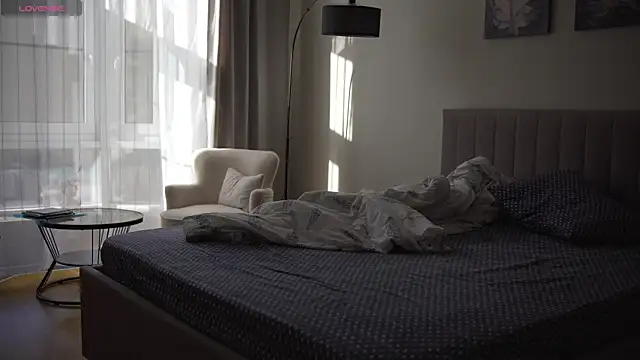 Snapshot of Danielle_Thomas chatting on 09/25/25, 08:18 Danielle Thomas online show from 09/25/25, 08:18