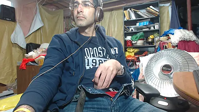 Gsmile1 online show from 12/18/24, 04:49