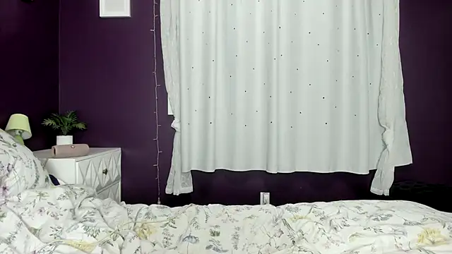 Snapshot of bossbratbimbo chatting on 02/08/25, 02:36 bossbratbimbo online show from 02/08/25, 02:36