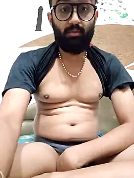 Snapshot of love4shownude chatting on 01/13/25, 01:45 love4shownude online show from 01/13/25, 01:45