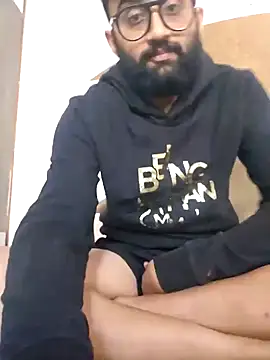 Snapshot of love4shownude chatting on 01/18/25, 03:42 love4shownude online show from 01/18/25, 03:42