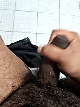 Snapshot of Gerardo31017 chatting on 11/17/25, 06:19 Gerardo31017 online show from 11/17/25, 06:19