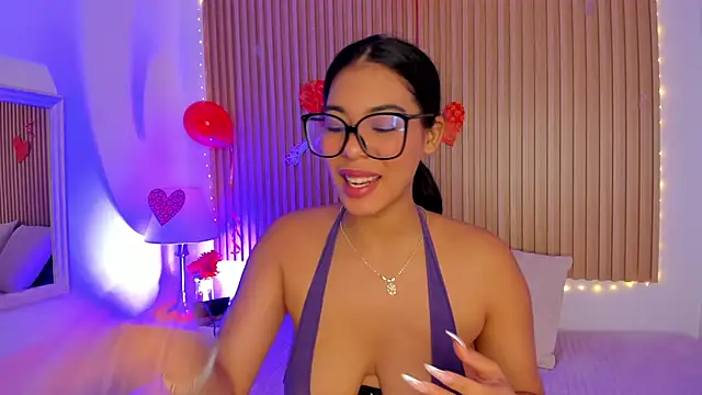 Snapshot of GenesisRuiz chatting on 02/19/25, 01:39 GenesisRuiz online show from 02/19/25, 01:39