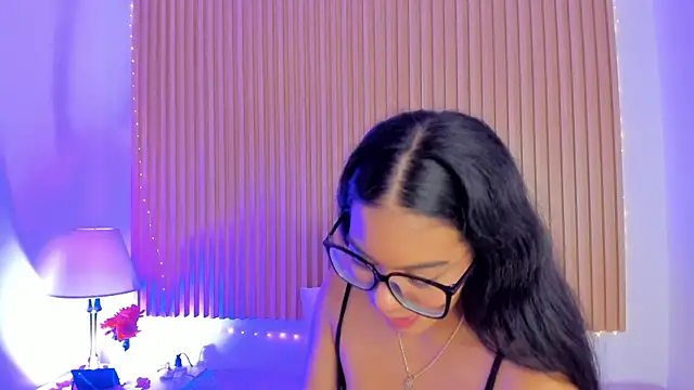 Snapshot of GenesisRuiz chatting on 02/21/25, 06:59 GenesisRuiz online show from 02/21/25, 06:59