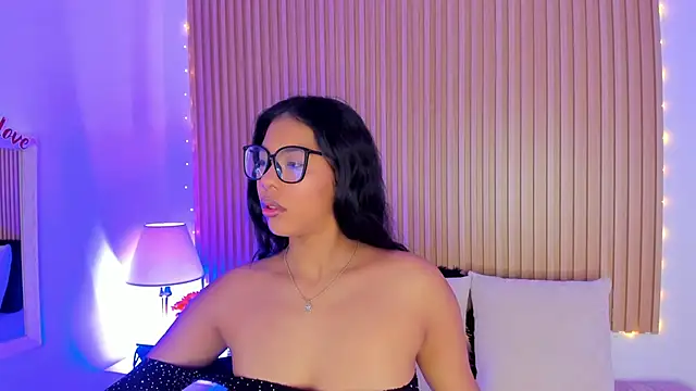 Snapshot of GenesisRuiz chatting on 02/25/25, 10:37 GenesisRuiz online show from 02/25/25, 10:37