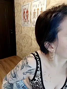 Snapshot of LazyTanukii chatting on 11/07/25, 06:46 LazyTanukii online show from 11/07/25, 06:46