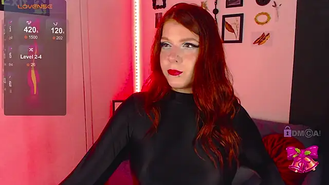 auroralatexprincess online show from 12/23/24, 10:55