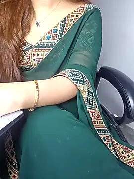 Snapshot of aliyaah_singh chatting on 01/05/25, 10:08 aliyaah singh online show from 01/05/25, 10:08