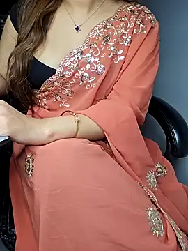 Snapshot of aliyaah_singh chatting on 01/15/25, 08:05 aliyaah singh online show from 01/15/25, 08:05