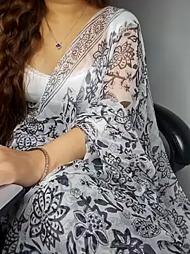 Snapshot of aliyaah_singh chatting on 02/03/25, 08:35 aliyaah singh online show from 02/03/25, 08:35