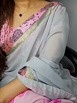 Snapshot of aliyaah_singh chatting on 09/15/25, 05:46 aliyaah singh online show from 09/15/25, 05:46