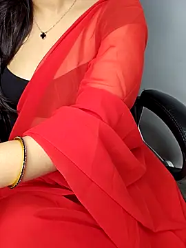 Snapshot of aliyaah_singh chatting on 09/17/25, 05:47 aliyaah singh online show from 09/17/25, 05:47