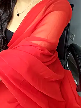 Snapshot of aliyaah_singh chatting on 09/24/25, 05:27 aliyaah singh online show from 09/24/25, 05:27