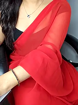 Snapshot of aliyaah_singh chatting on 10/27/25, 06:12 aliyaah singh online show from 10/27/25, 06:12