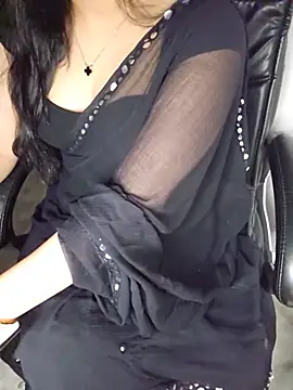 Snapshot of aliyaah_singh chatting on 06/13/26, 05:55 aliyaah singh online show from 06/13/26, 05:55