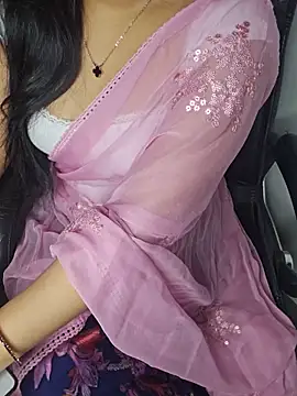 Snapshot of aliyaah_singh chatting on 06/16/26, 05:59 aliyaah singh online show from 06/16/26, 05:59