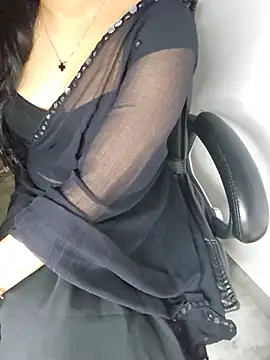 Snapshot of aliyaah_singh chatting on 07/01/26, 06:29 aliyaah singh online show from 07/01/26, 06:29