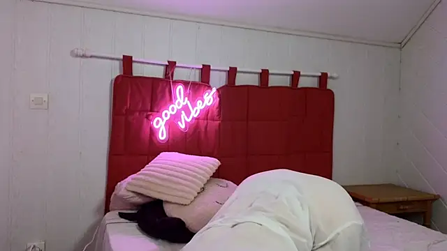 TiffanyDollxxx online show from 10/08/25, 08:50