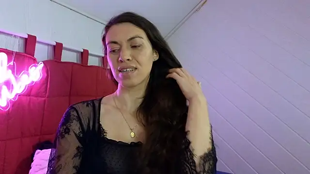 TiffanyDollxxx online show from 12/14/25, 09:52