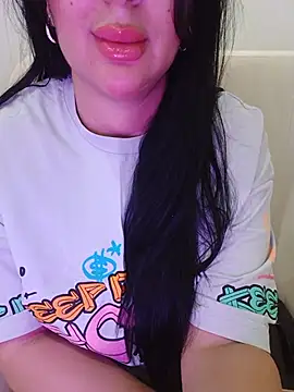 Snapshot of Queen_sousou chatting on 07/17/26, 12:01 Queen sousou online show from 07/17/26, 12:01