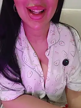 Snapshot of Queen_sousou chatting on 07/19/26, 10:30 Queen sousou online show from 07/19/26, 10:30